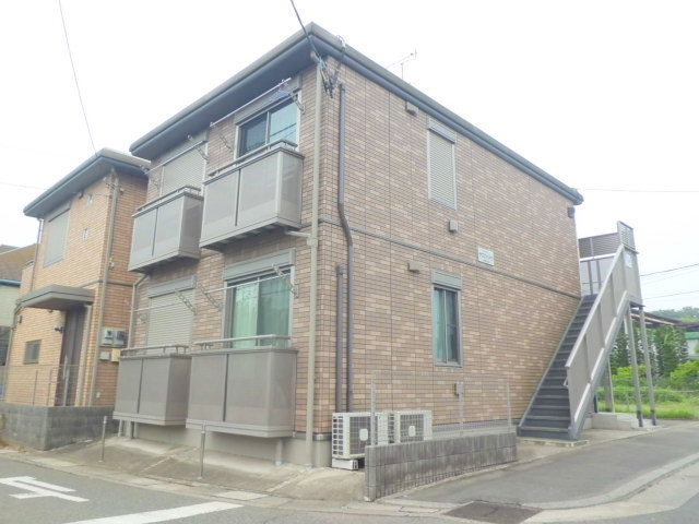 建物外観　耐震性に優れたセキスイハイム施工　お洒落なタイル貼