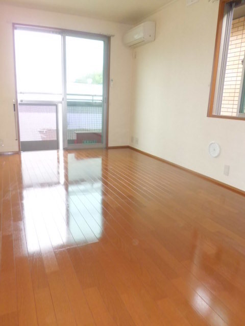 居室・リビング　最上階角部屋２面採光