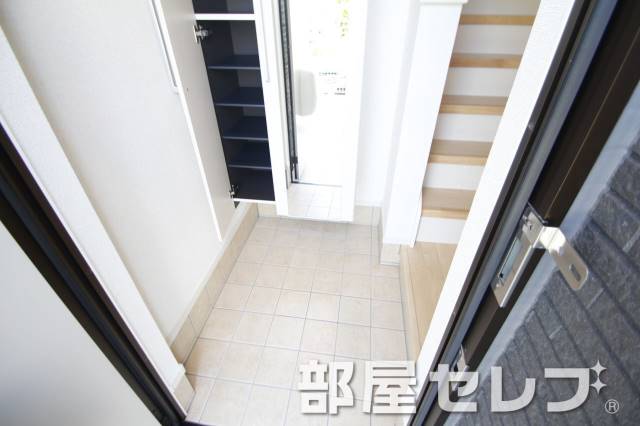 玄関　玄関口。