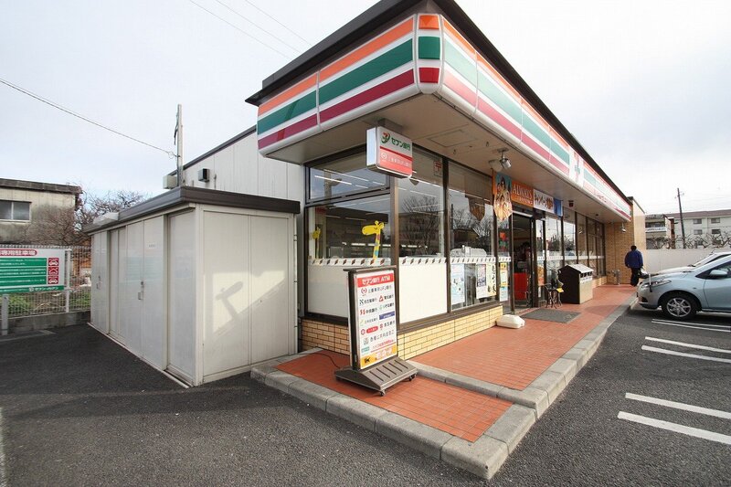 コンビニ　セブンイレブン北名古屋鹿田店（コンビニ）まで288m