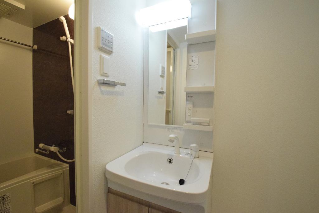 洗面設備　洗髪洗面化粧台