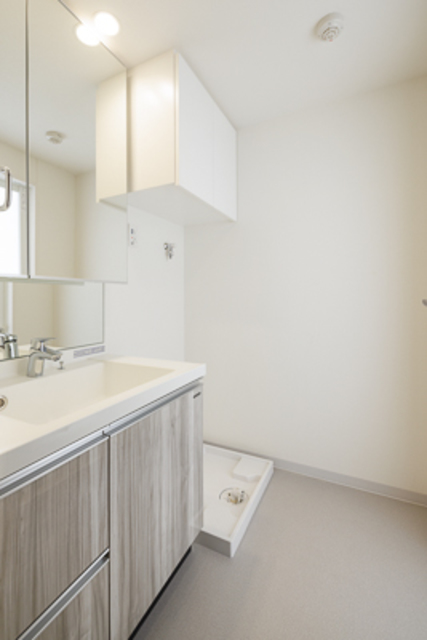 洗面設備　※写真は同タイプ住戸です。