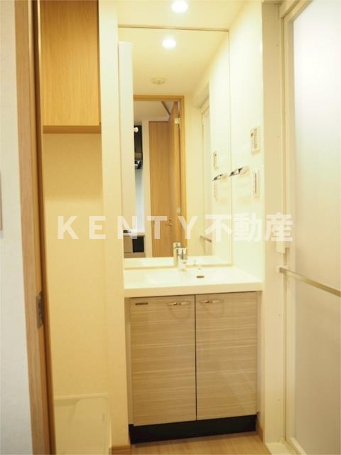 洗面設備　脱衣スペースもあります