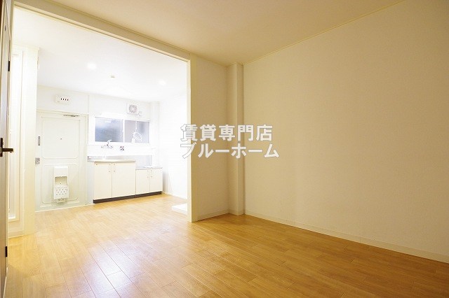 居室・リビング　8帖の広いリビングです！