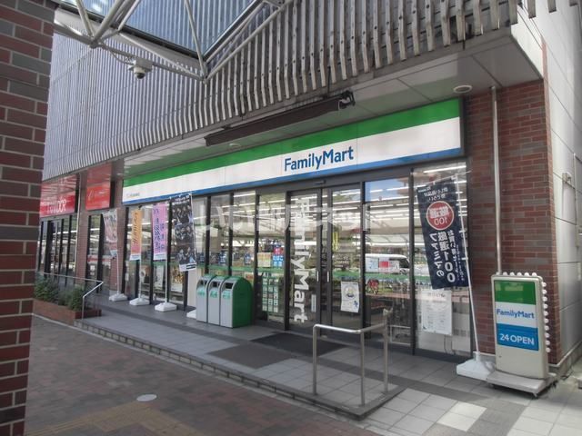 コンビニ　ファミリーマート JR久留米駅店（コンビニ）まで504m