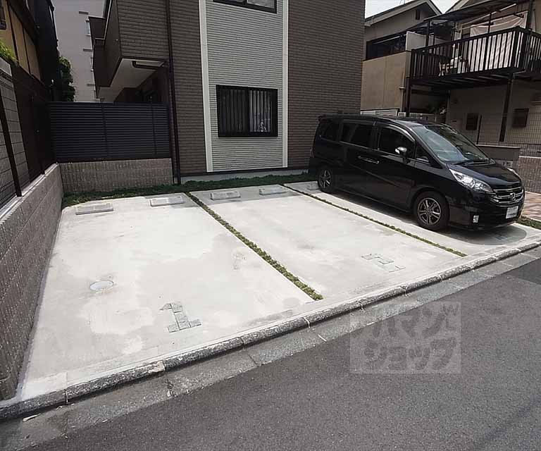 駐車場　駐車場スペース