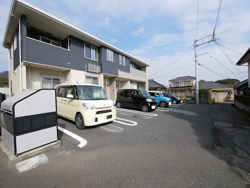 駐車場　敷地内駐車場