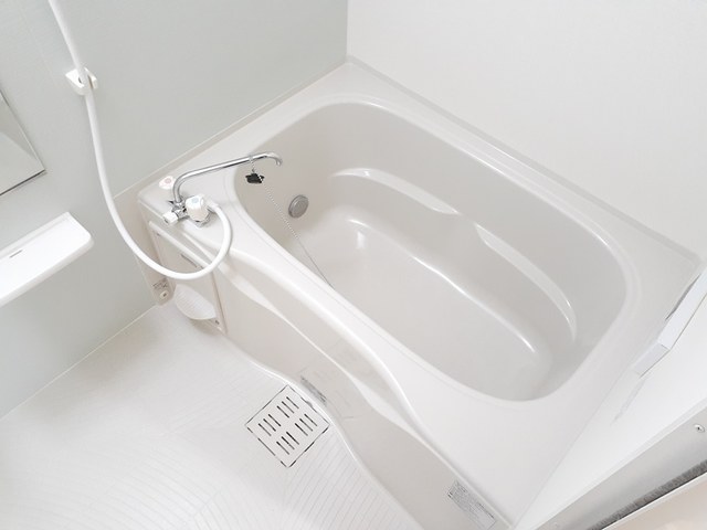 バス・シャワールーム　シャワー・追い焚き給湯