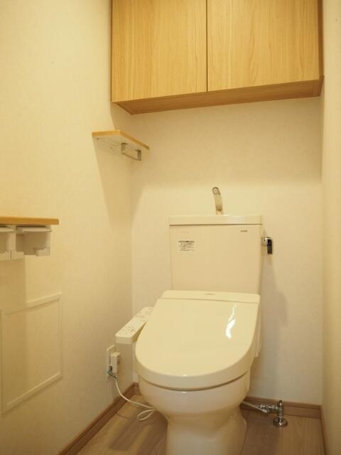 トイレ　温水洗浄便座