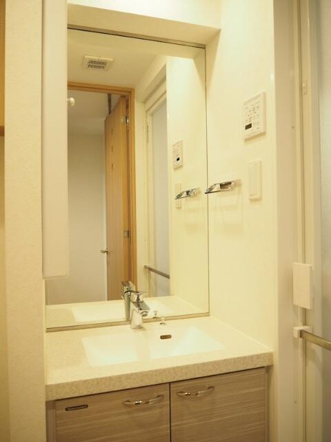 洗面設備　独立洗面台?