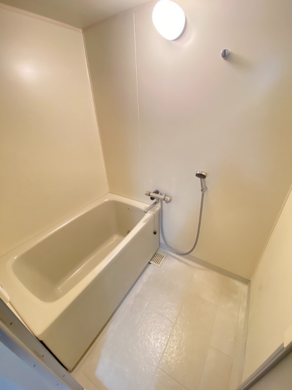 バス・シャワールーム　清潔感のある浴室です♪