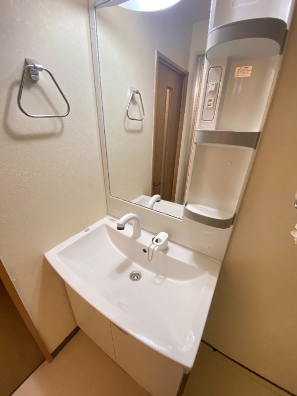 洗面設備　洗髪洗面化粧台付き♪