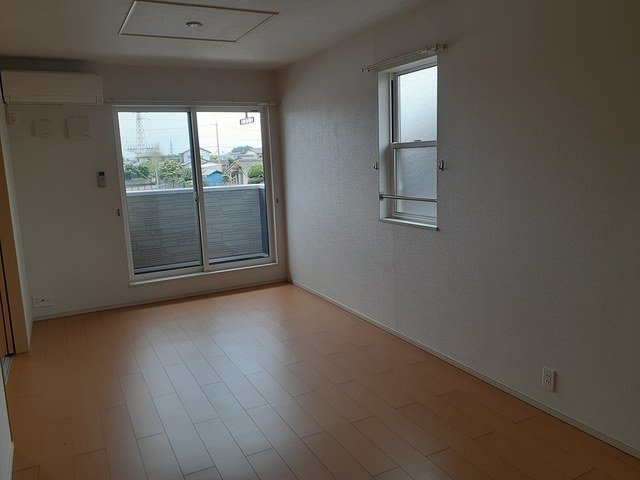 居室・リビング　ゆったり過ごせる居間です