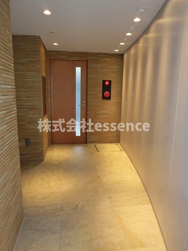 ロビー　弊社ではオンライン対応・現地対応可能です♪