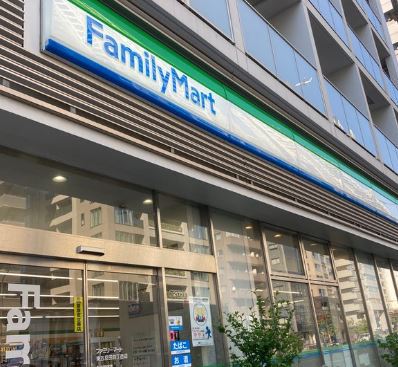 コンビニ　ファミリーマート東五反田四丁目店（コンビニ）まで3m