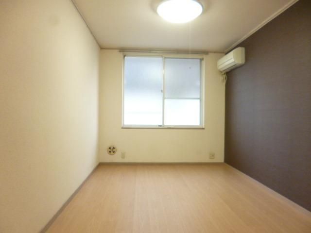 居室・リビング　☆アクセントクロスがおしゃれです☆