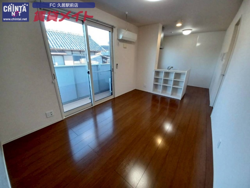 居室・リビング　同型参考写真