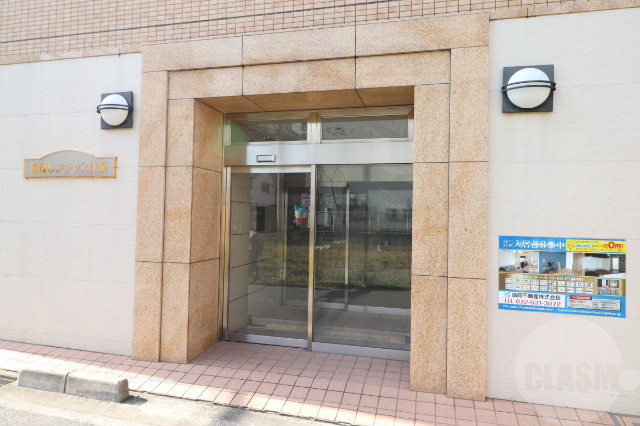 エントランス　オートロック付きで安心