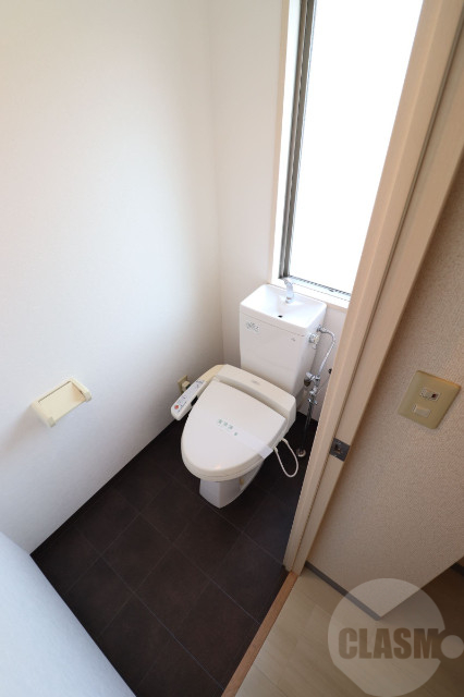 トイレ　温水洗浄便座