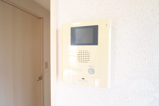 セキュリティ　モニター付きインターフォンで安心