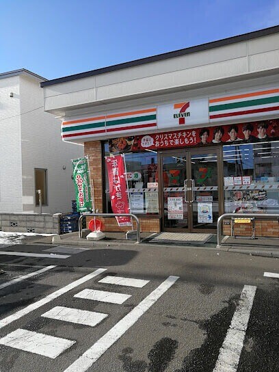 コンビニ　セブンイレブン札幌屯田3条店（コンビニ）まで421m