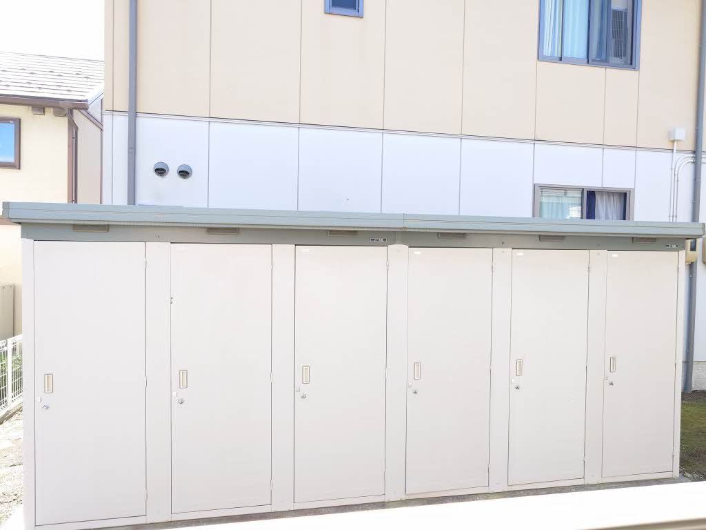 建物外観　ストッカー