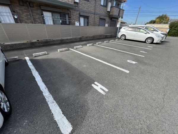 駐車場　敷地内駐車場！