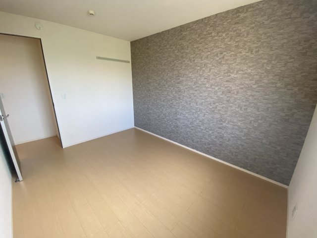 その他　＊同物件反転タイプ室内写真です。