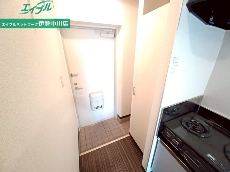 玄関　同物件別室画像