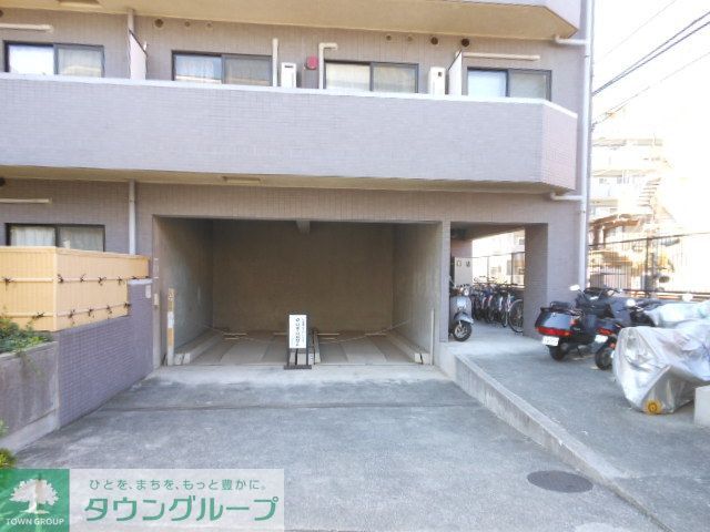 駐車場　ガラ・ステージ目白　外観