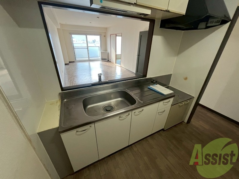 キッチン　リビングが見渡せる対面キッチンになってます。