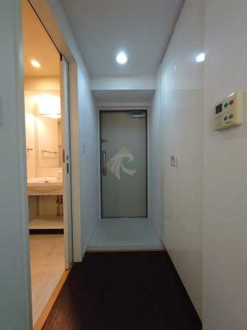 玄関　ライジングプレイス池袋