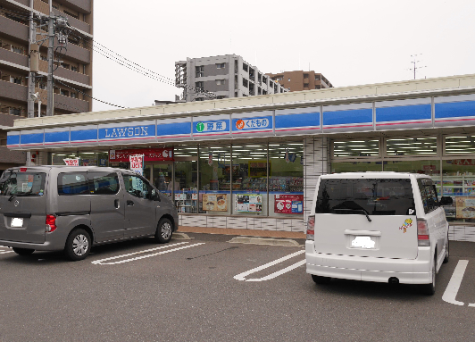 コンビニ　【ローソン戸畑天神二丁目店】（コンビニ）まで834m