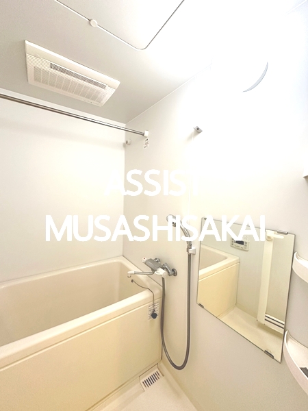 バス・シャワールーム　写真：設備同仕様の別物件です