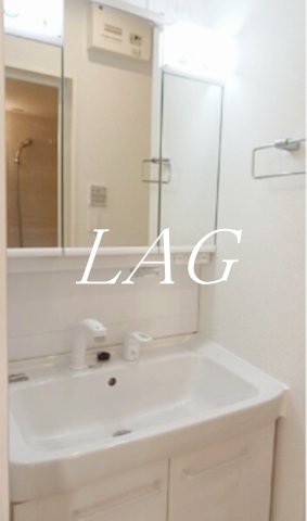 洗面設備　独立洗面台です。※同一仕様です。