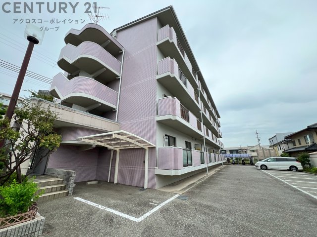 建物外観　宅配ボックス付きで留守の時も便利です