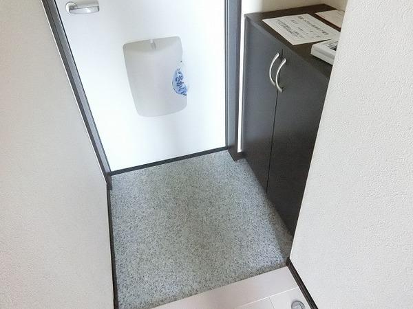 玄関　シューズボックスあり！