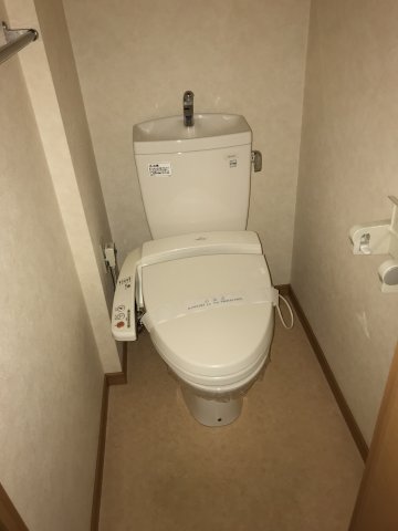 トイレ　※過去退去時のお写真です