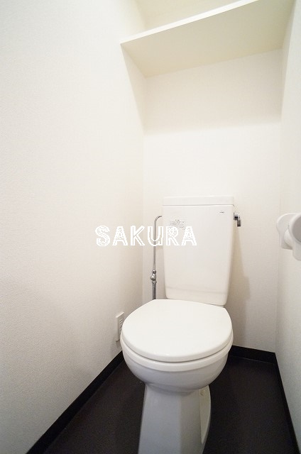 トイレ　落ち着いた色調のトイレです♪