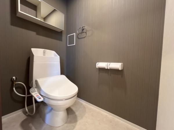 トイレ　※参考写真　同建築メーカー施工の同間取完成他物件のものです。