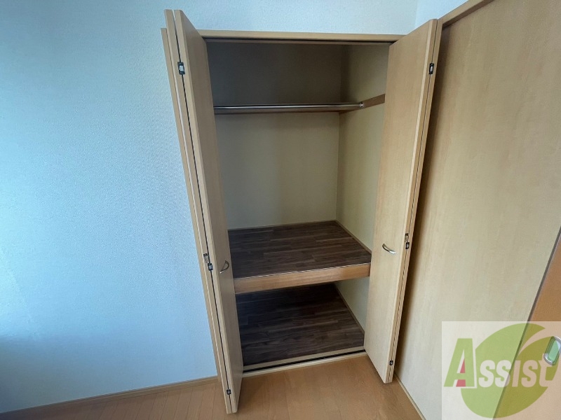 収納　寝室の収納です。部屋がすっきり片付きます。