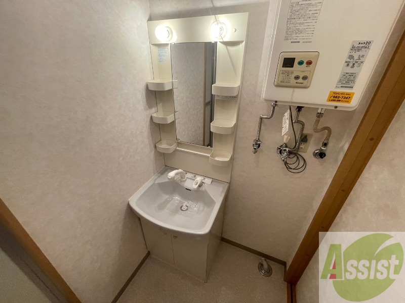 洗面設備　こちらに洗面台があります。朝の洗顔はこちらで。