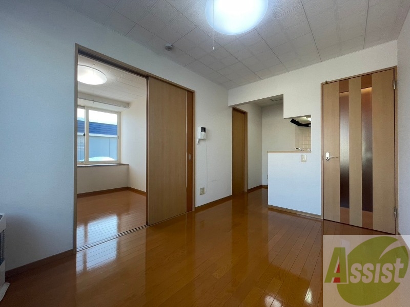 居室・リビング　広くてキレイなお部屋が広がっていて、充実した生活が送れそう。