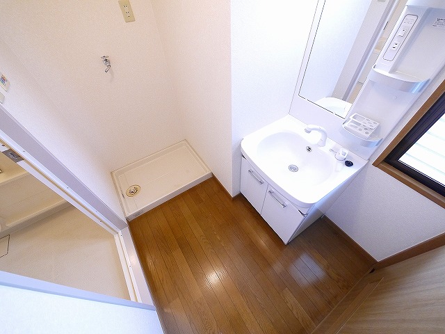 洗面設備　使いやすい洗面所です