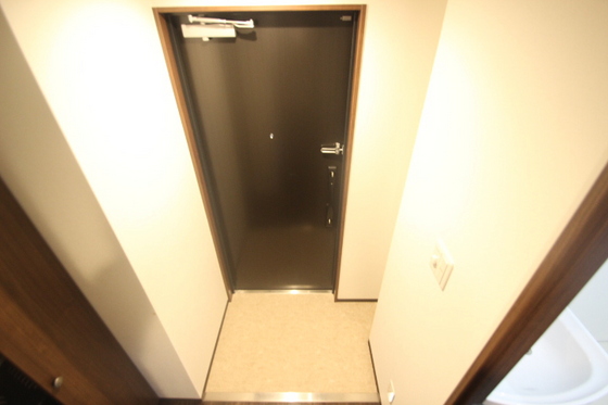 玄関　※別部屋の写真です