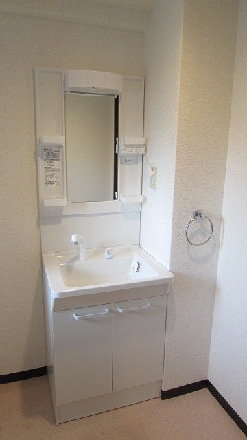 洗面設備　洗面台付き！朝の支度もバッチリ☆