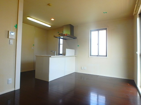 居室・リビング　※写真はＢ号棟です