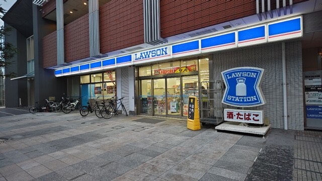 コンビニ　ローソンなんばGMタワー店（コンビニ）まで294m