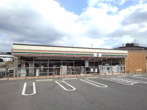 コンビニ　セブンイレブン 尾道西則末町店（コンビニ）まで525m
