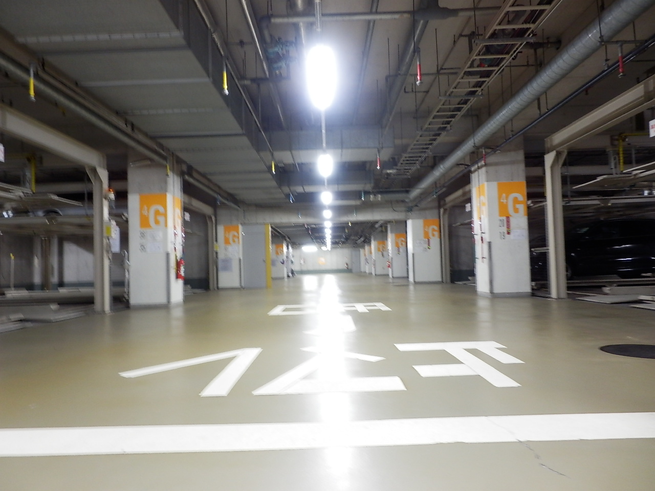 駐車場　駐車場